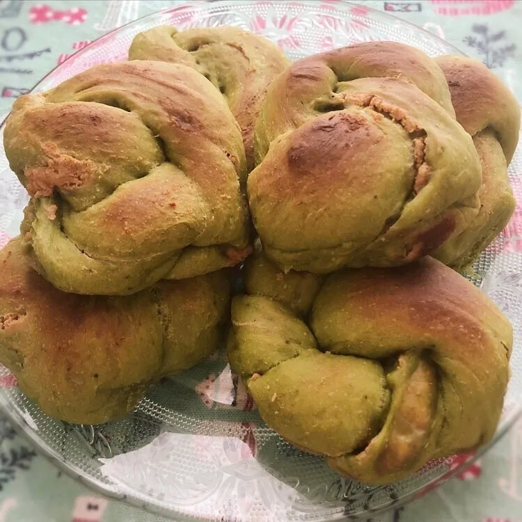 きな粉チーズクリーム入り抹茶パン|❁❁❁さん