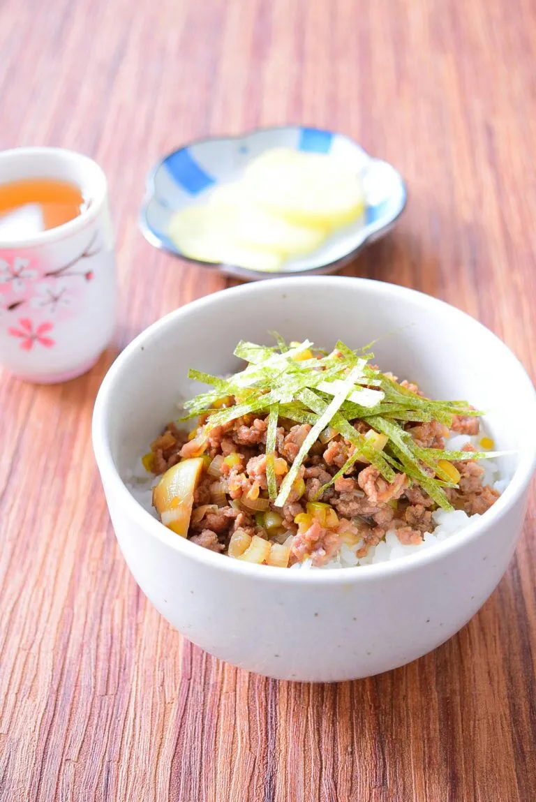 にんにくの醤油漬けのひき肉丼のレシピ|アマイモノ・クウ蔵さん