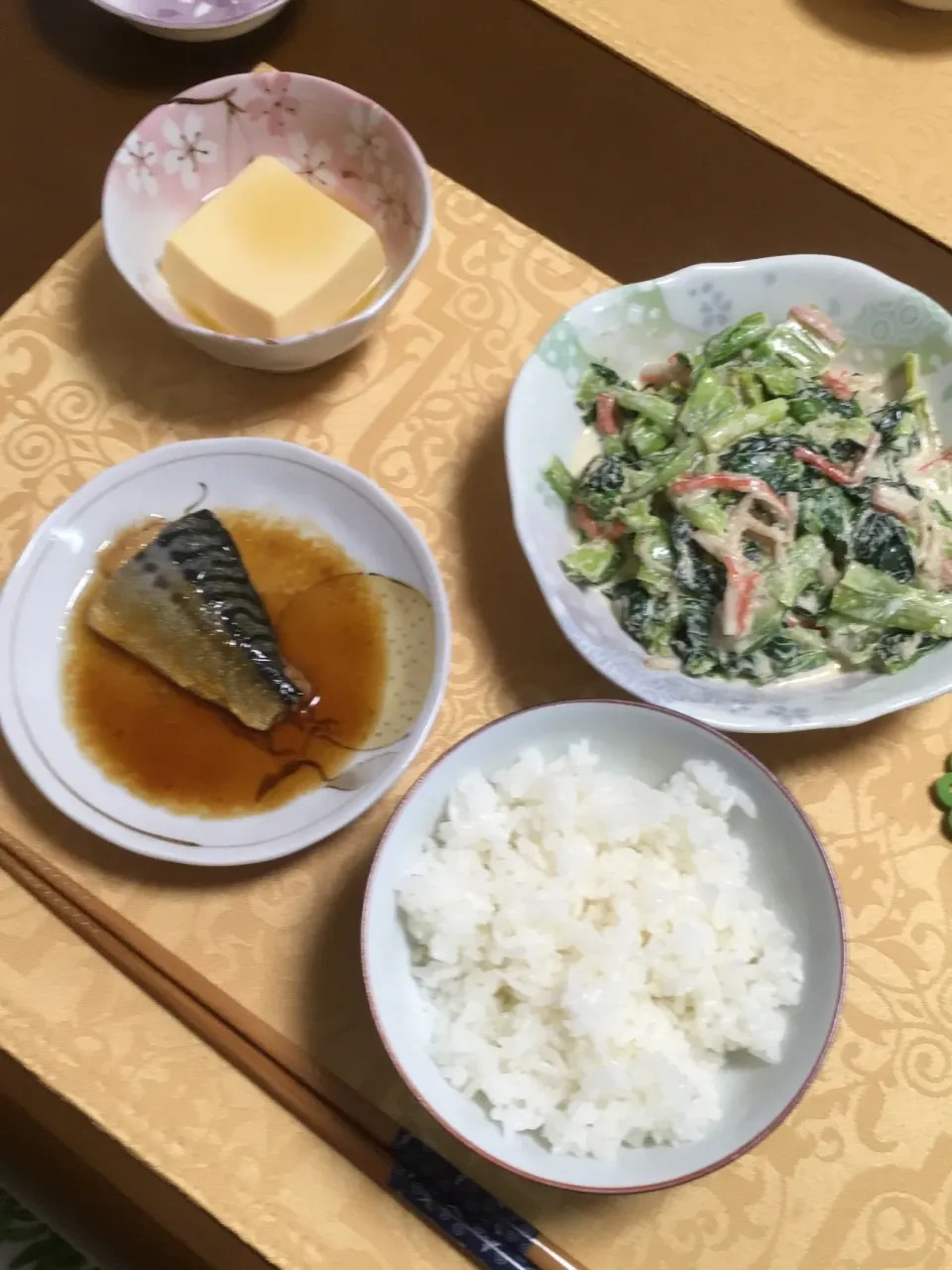 Snapdishの料理写真:鯖のみぞれ煮♪小松菜カニカマの胡麻マヨサラダ♪卵豆腐♪トマト♪|ちぃさん