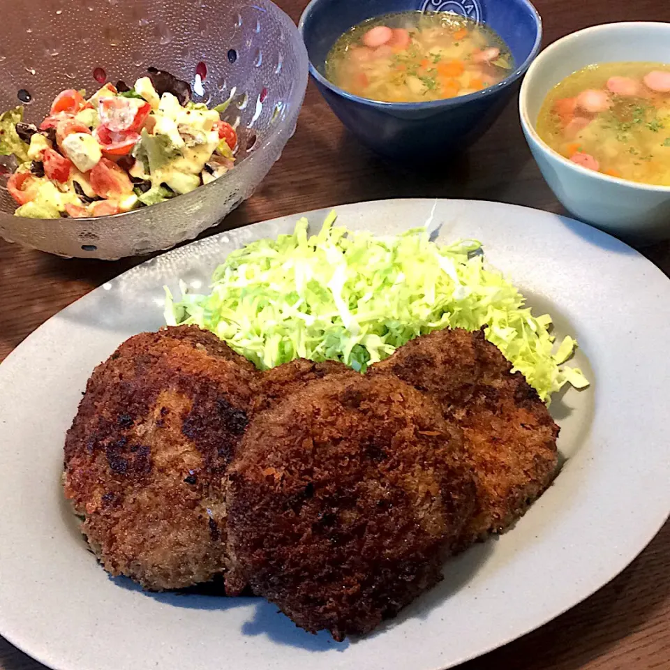 鹿肉のメンチカツ
クリームチーズとアボカドのサラダ
コンソメスープ|モスグリーンさん