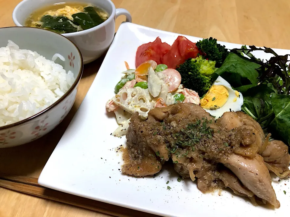 Snapdishの料理写真:鶏モモ 赤ワイン玉ねぎソース|Chihiroさん