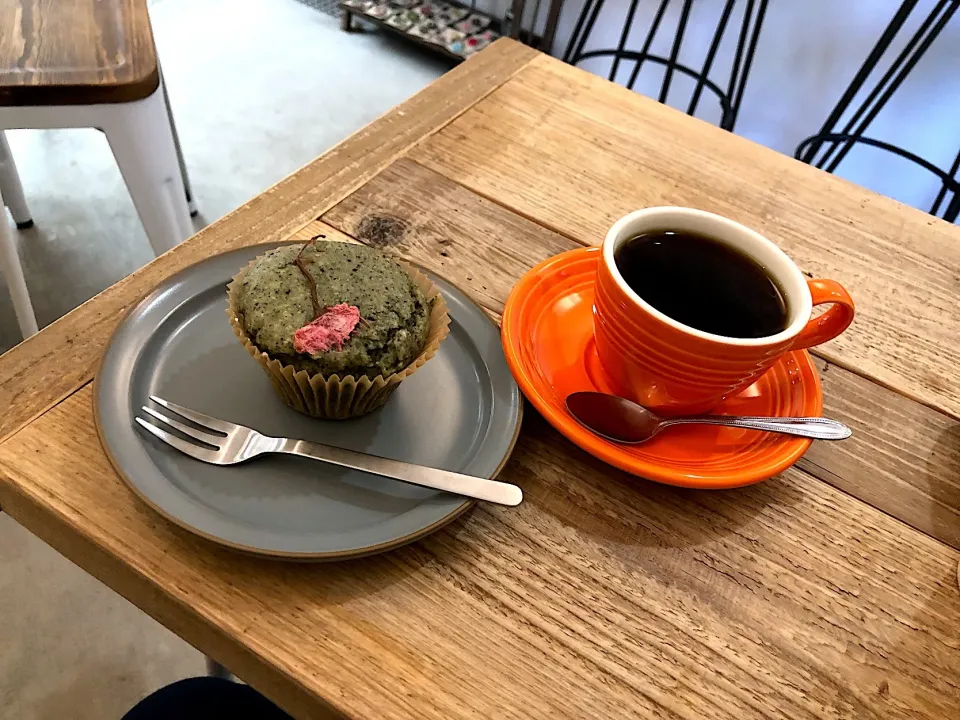 Snapdishの料理写真:グルテンフリー カフェ  蓬小豆マフィンandエチオピアコーヒー|ma-ko omaさん