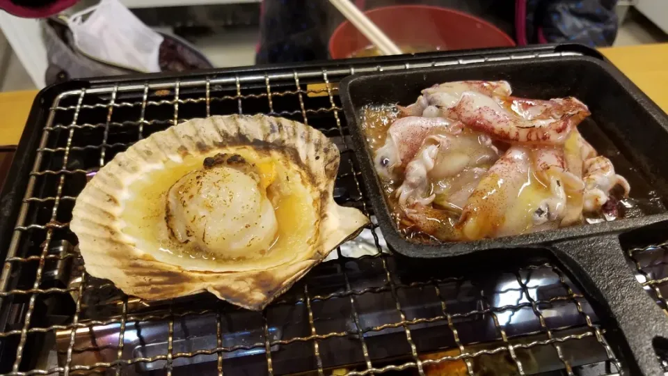 Snapdishの料理写真:北海ホタテ&一色産やりイカのオイスターガーリックバター醤油|Morito Kamiyaさん