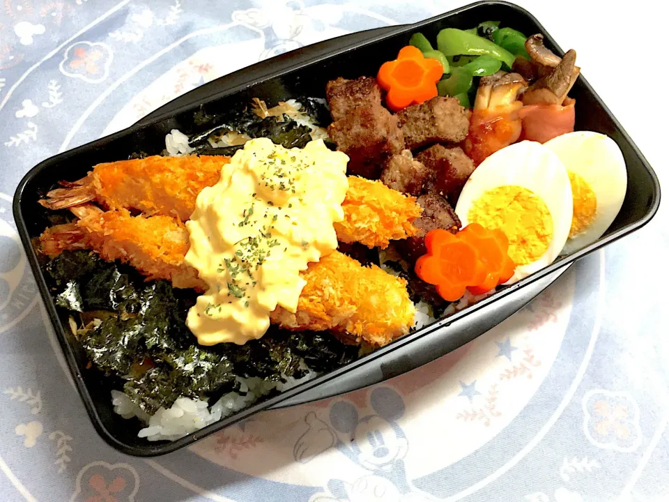 Snapdishの料理写真:#お弁当 #エビフライ  #サイコロステーキ エリンギベーコン  #ピーマンの塩昆布炒め #ゆで卵|しそさん