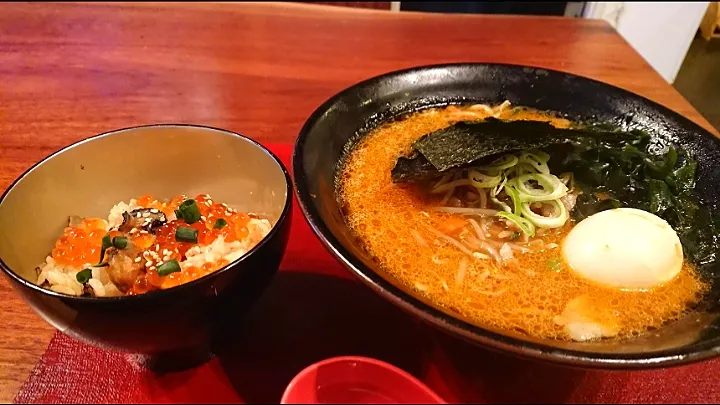 牡蠣炊き込みご飯イクラ添え&ラーメンランチ|Jay20170327さん