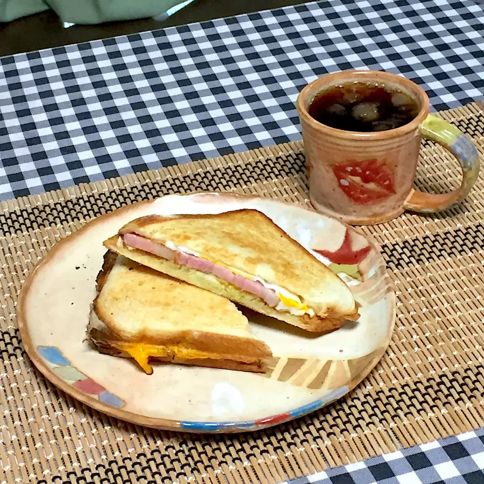 ベーコンエッグのホットサンド!  (^-^)|Kei Satoさん