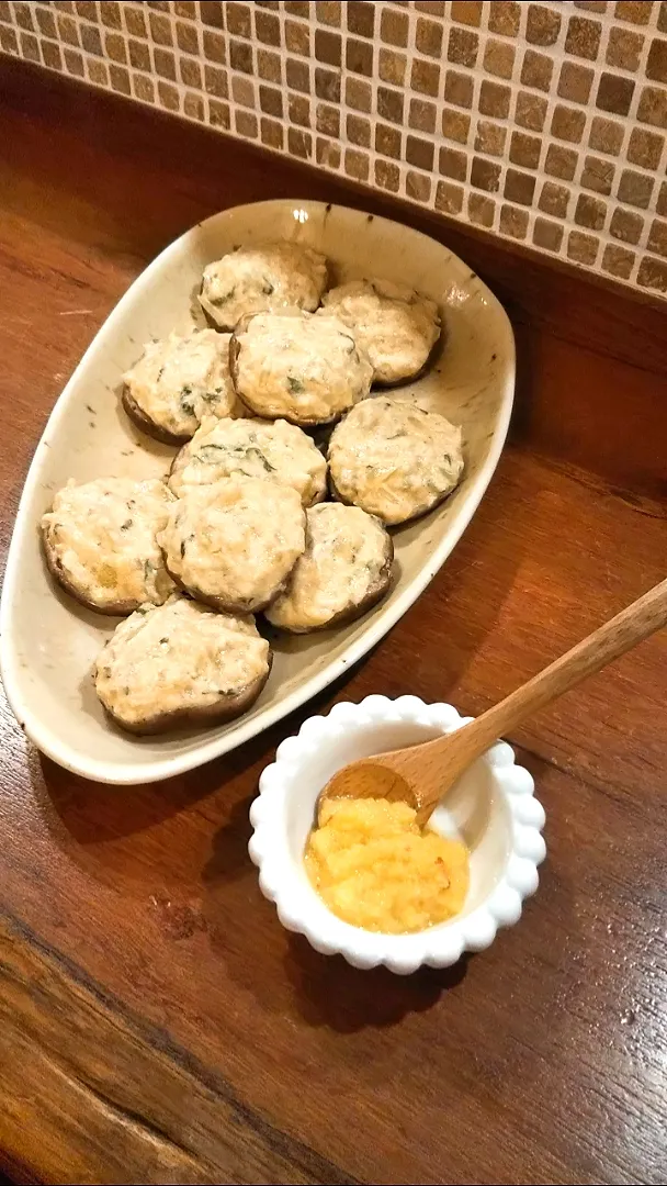 Snapdishの料理写真:椎茸焼売☺️ゆっこさんの柚子胡椒de|きみちさん