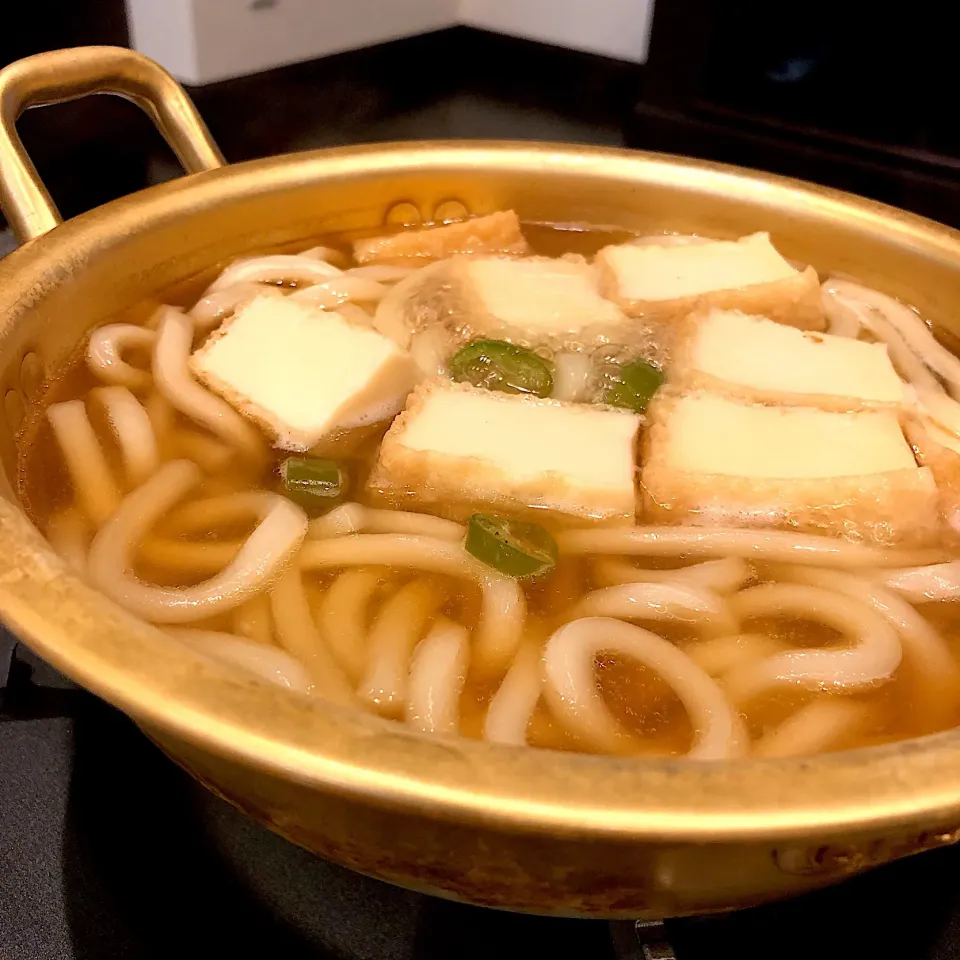 辛そうに見えないのに辛いうどん🌶|ヨッチャンさん