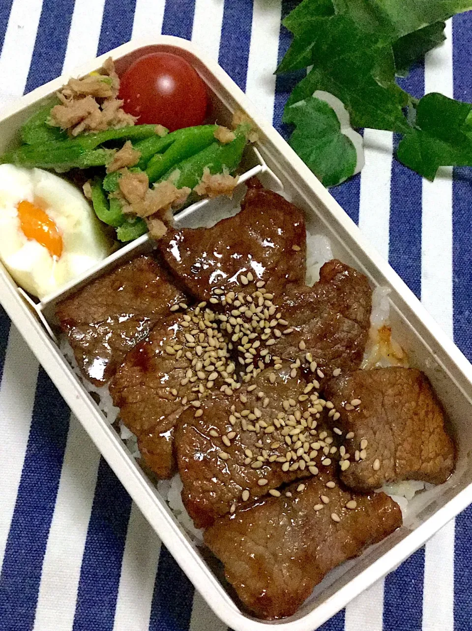 長女の中学弁当〜
焼肉丼！
明日から期末試験！最後まで頑張ってね👍|yukoさん