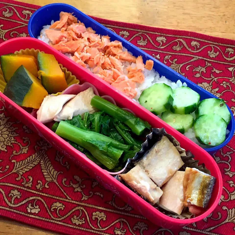 焼き鯖と、菜の花と鶏ささみのおひたしと、南瓜の煮物と、鮭ご飯弁当|もえさん