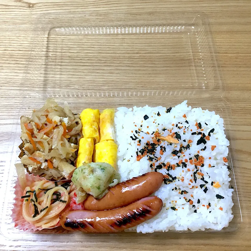 月曜日の旦那さんのお弁当☺︎ #お弁当記録  #紅生姜入り卵焼き  #ウインナー  #切り干し大根の煮物|むさけんさん