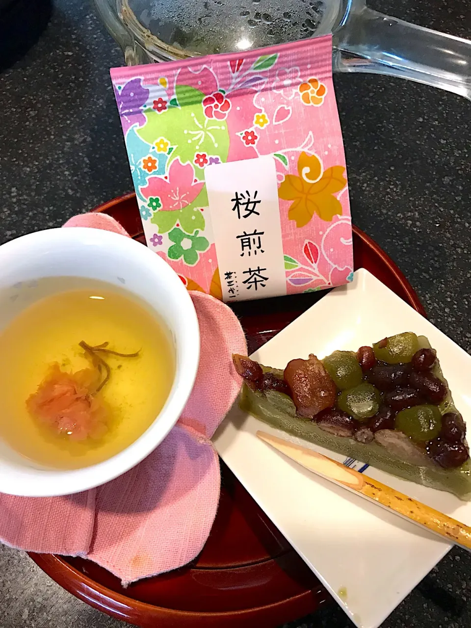 桜🌸桜
気分は桜気分でお茶時間|シュトママさん