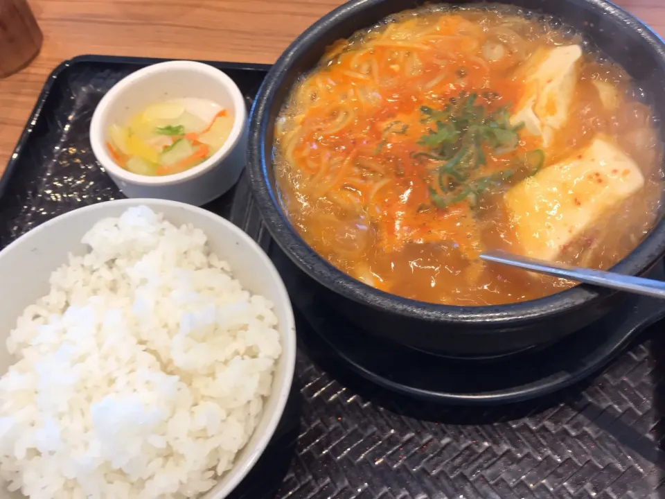 Snapdishの料理写真:ラーメン・海鮮スン豆腐定食🔥|まさとさん