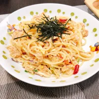 Snapdishの料理写真:ツナのピリ辛サラダパスタ|rikuさん