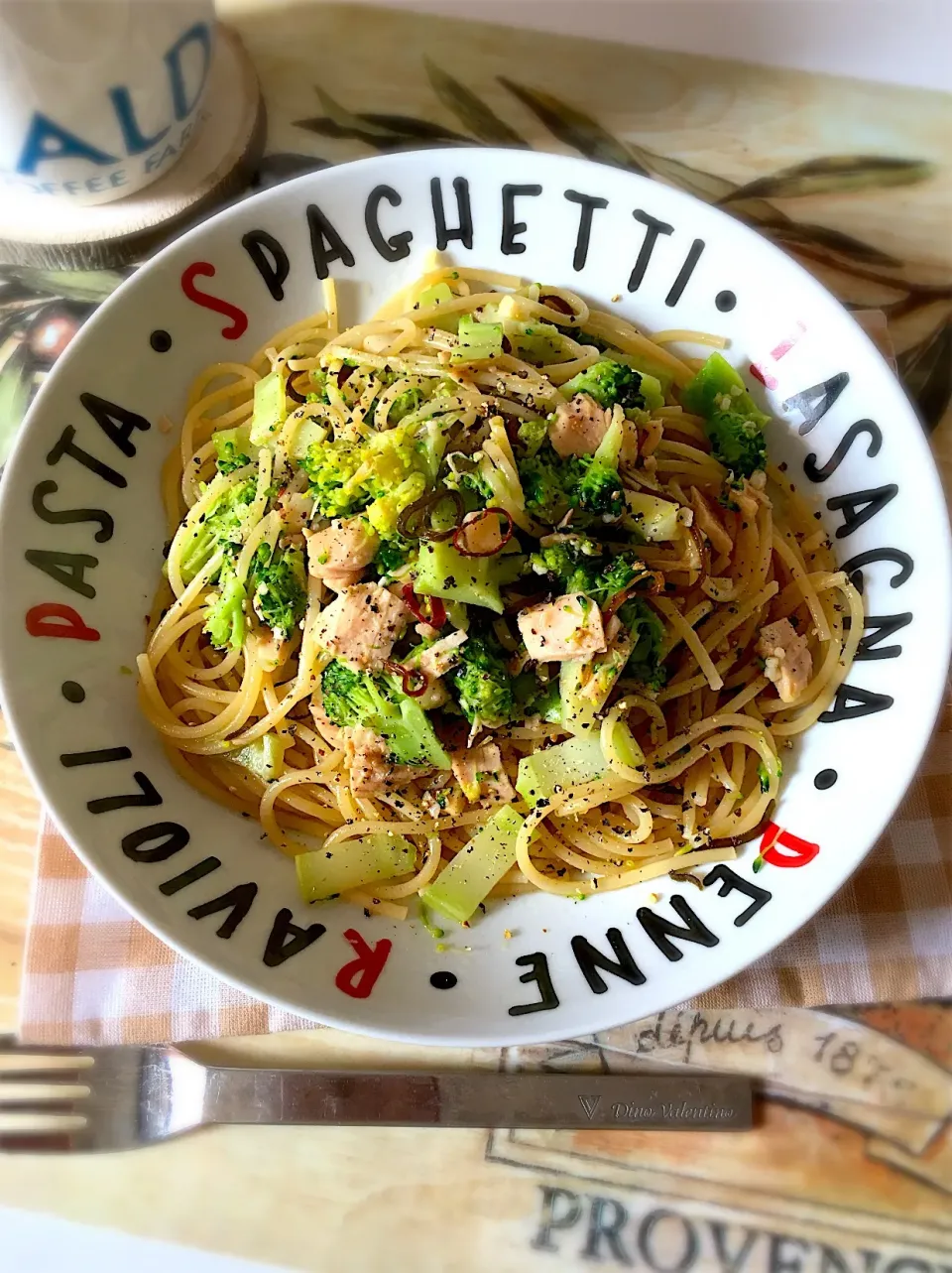 ランチ🍴ツナとブロッコリーの和風ペペロン|琥珀さん