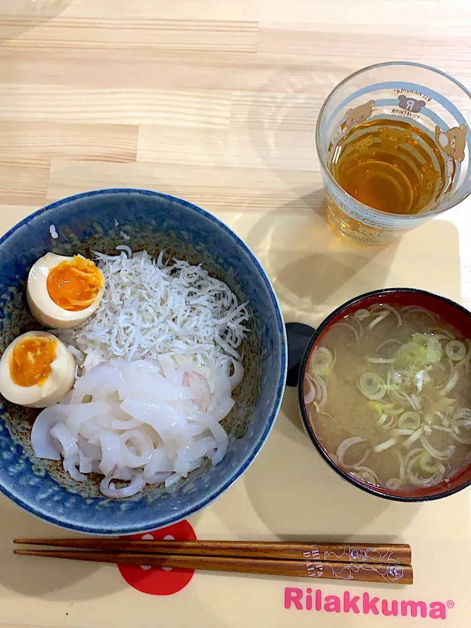 ・イカしらす丼 味玉のせ
・しじみのお味噌汁|ぺろたんさん