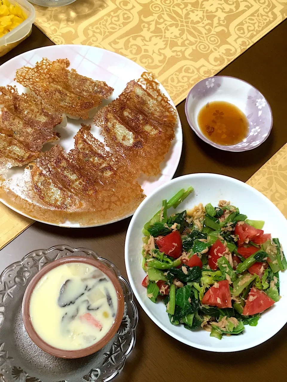 羽付き餃子♪トマトと小松菜のツナドレサラダ♪茶碗蒸し♪|ちぃさん