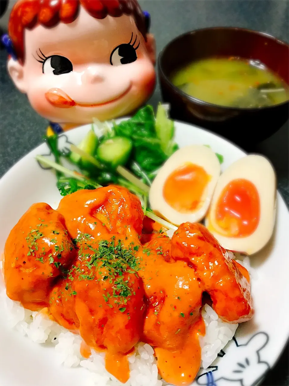 Snapdishの料理写真:ピリッとガーリック風味♡ピザチキンナゲッ丼。|ぽき。さん