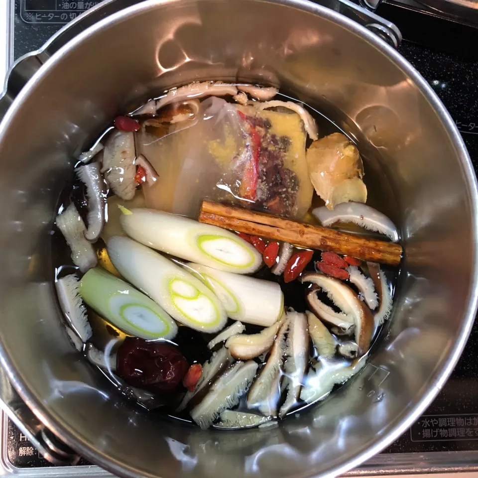 Snapdishの料理写真:本格的な漢方薬膳スープ
#2019-3-11|Roooriさん