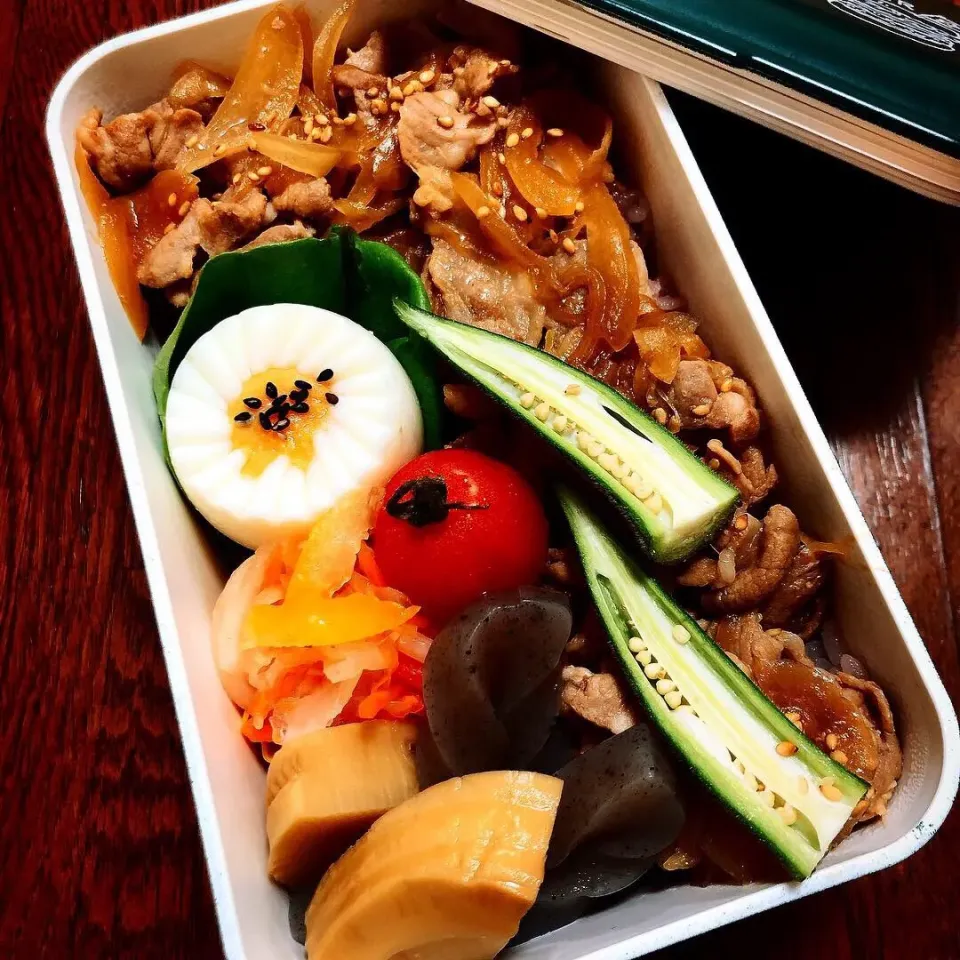 Snapdishの料理写真:旦那弁当:豚丼弁当🥢  #豚丼  #旦那弁当  #なます   #ねじり蒟蒻  #筍|SaaOさん