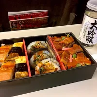 Snapdishの料理写真:駅弁: 穴子づくし with コップ酒
新幹線 名古屋出張|酒肴菜 kun                          自 2018.5.1さん