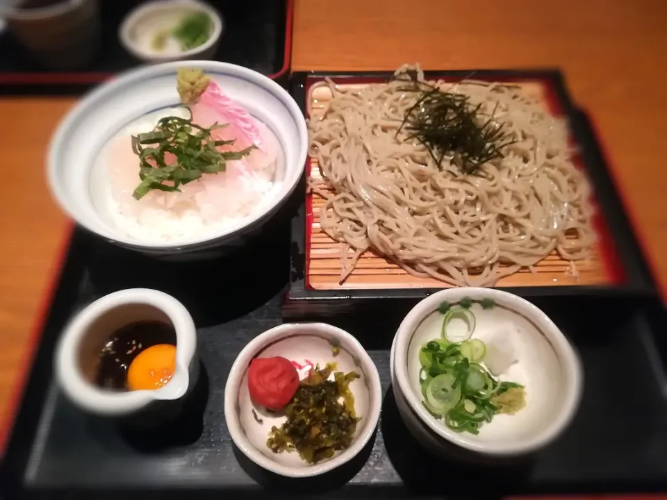 Snapdishの料理写真:鯛ひゅうが飯とせいろ蕎麦セット|Yukaさん