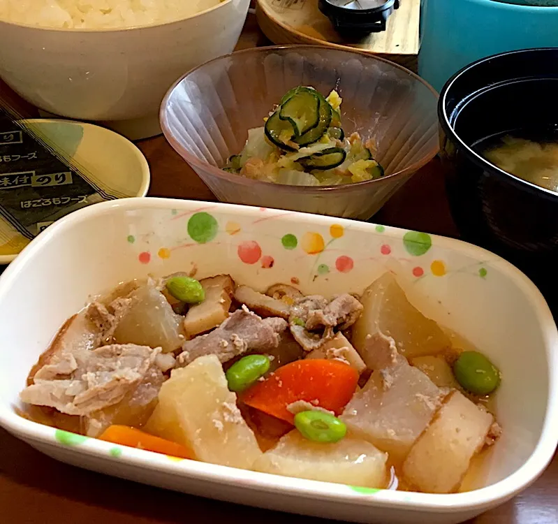 Snapdishの料理写真:アル中病棟の朝ごはん☀️☀️🔆55日目
ごはん🍚  みそ汁（生揚げ）  大根の旨煮  シーチキン和え  味付のり|ぽんたさん