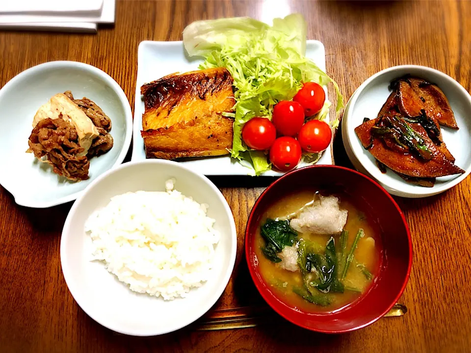 Snapdishの料理写真:サバの塩焼き   レバニラ   牛肉と豆腐の甘辛煮|marinayさん