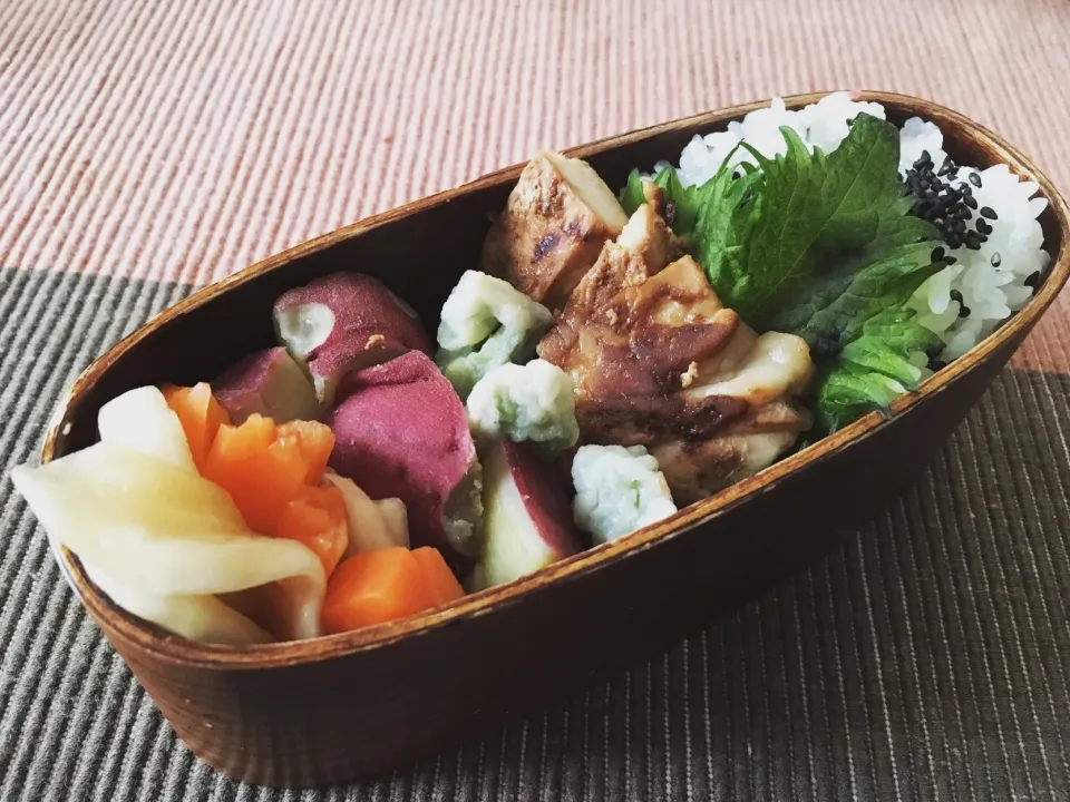 Snapdishの料理写真:胸肉焼き弁当|Naoko Miyataさん