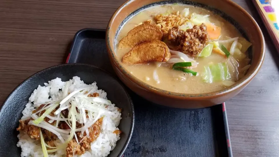 麺四郎　北海道味噌野菜ラーメン&ジャージャー麺|Morito Kamiyaさん