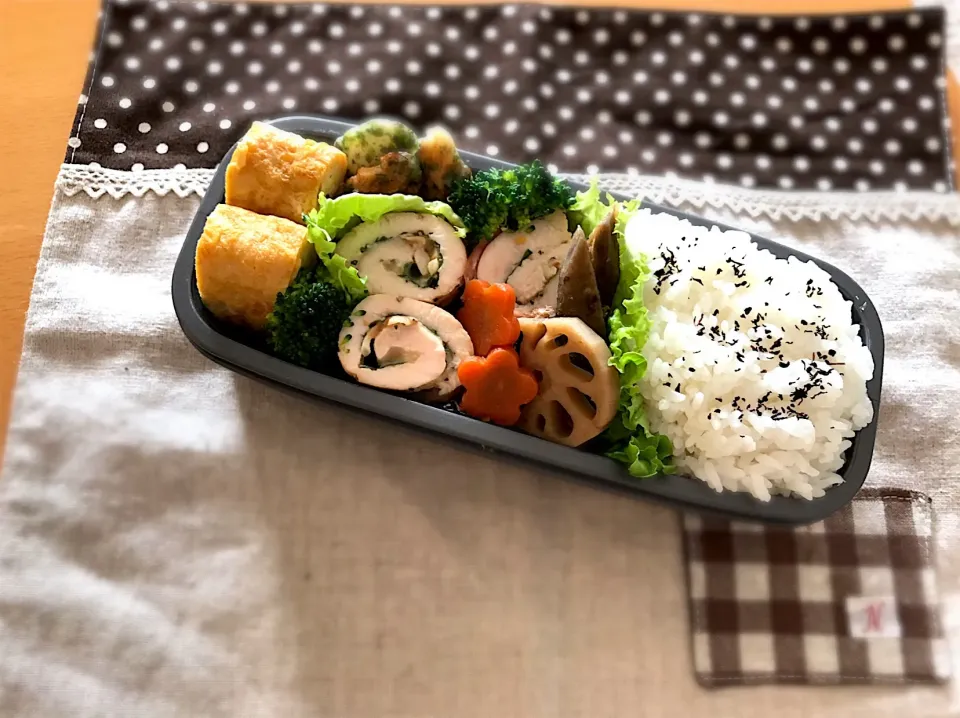 ささみ大葉＋チーズ＋梅🌀 卵焼き🍳 筑前煮😋🥕 竹輪の磯辺焼き✨ 🥦🍚|あやこさん