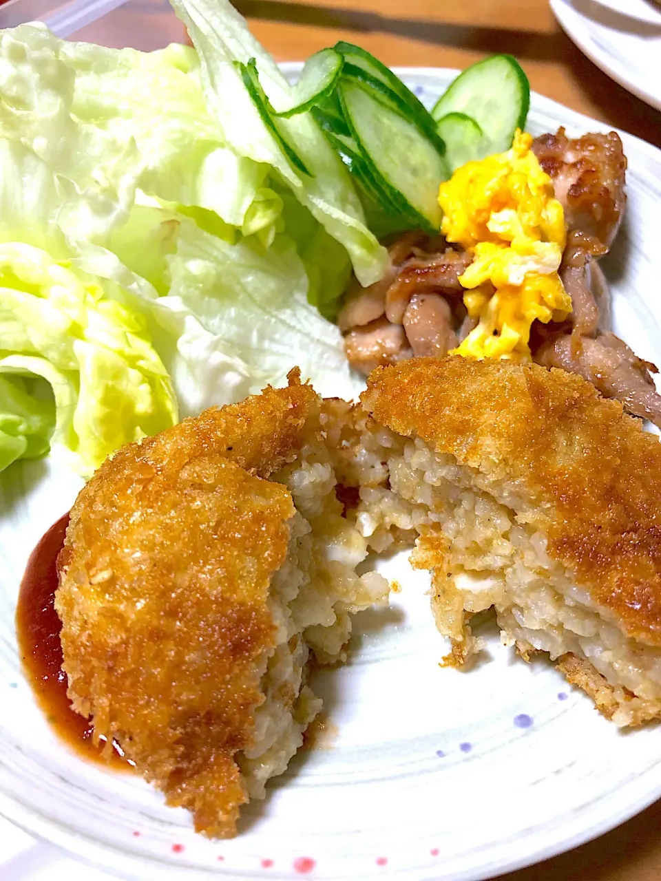 Snapdishの料理写真:ライスコロッケ#コロッケ #ご飯 #チーズイン #カレー味|kiroさん