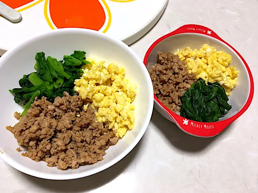 三色そぼろ丼♫|あやとん♪さん