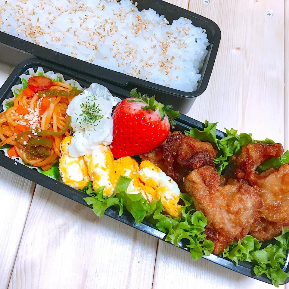 Snapdishの料理写真:#手作り弁当  #パパ弁当  #旦那弁当  #おうちごはん  #お弁当  #唐揚げ弁当 ナポリタンやっとこさ消費🤪作り置きなにしよかな笑|❤︎ mayumeru ❤︎さん