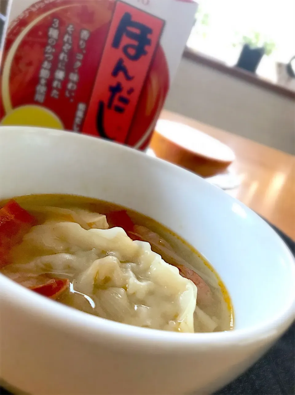 Snapdishの料理写真:【味の素】の「ほんだし」で、餃子スープ♫|Hiromiromiさん