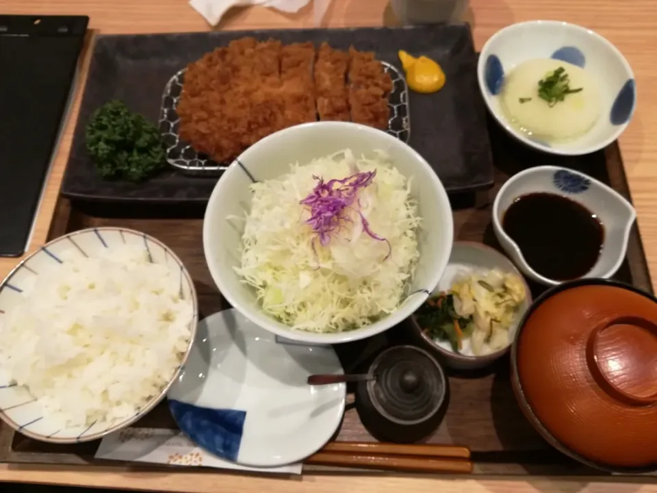 ロースカツ定食|アクちゃんさん