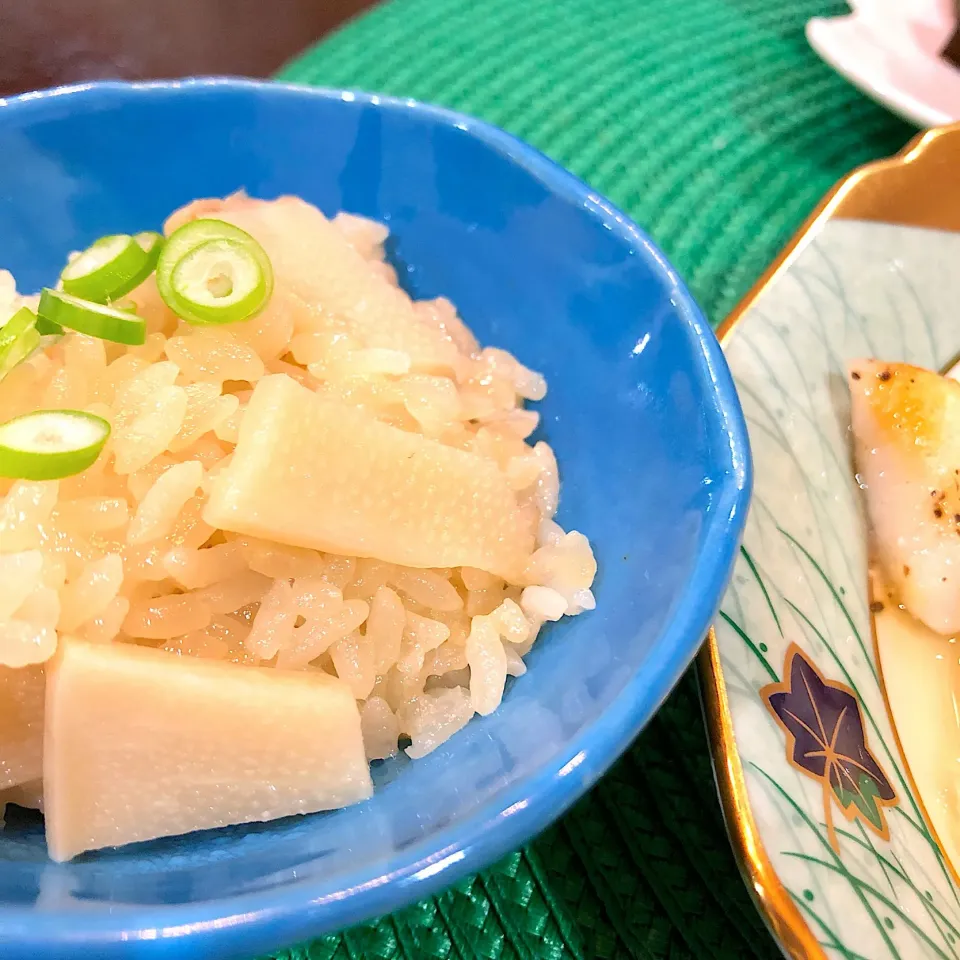 筍ご飯‼️  緑が無くて刻み葱トッピング💦|Seikoさん