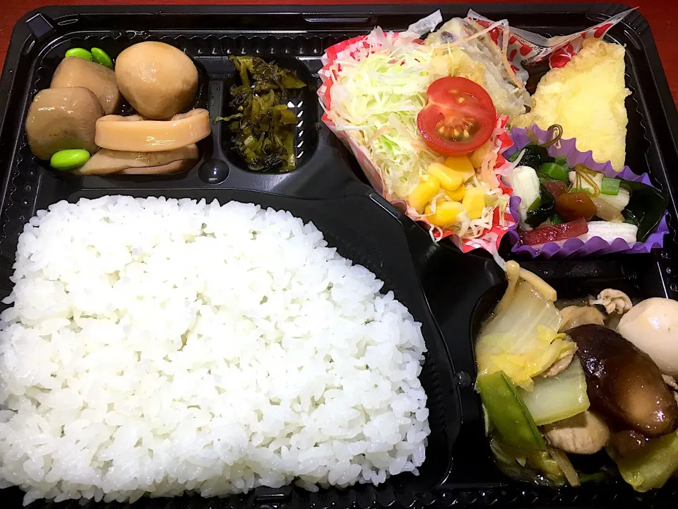 Snapdishの料理写真:お任せメニュー 日替わり弁当 宅配ランチ 豊川市配達|Naokazu Kuritaさん