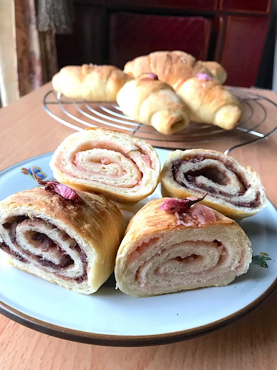 chiaraさんの料理 塩あんバターパン〜桜🌸の断面&レシピ
#あんバターパン#桜あん|とんちんさん