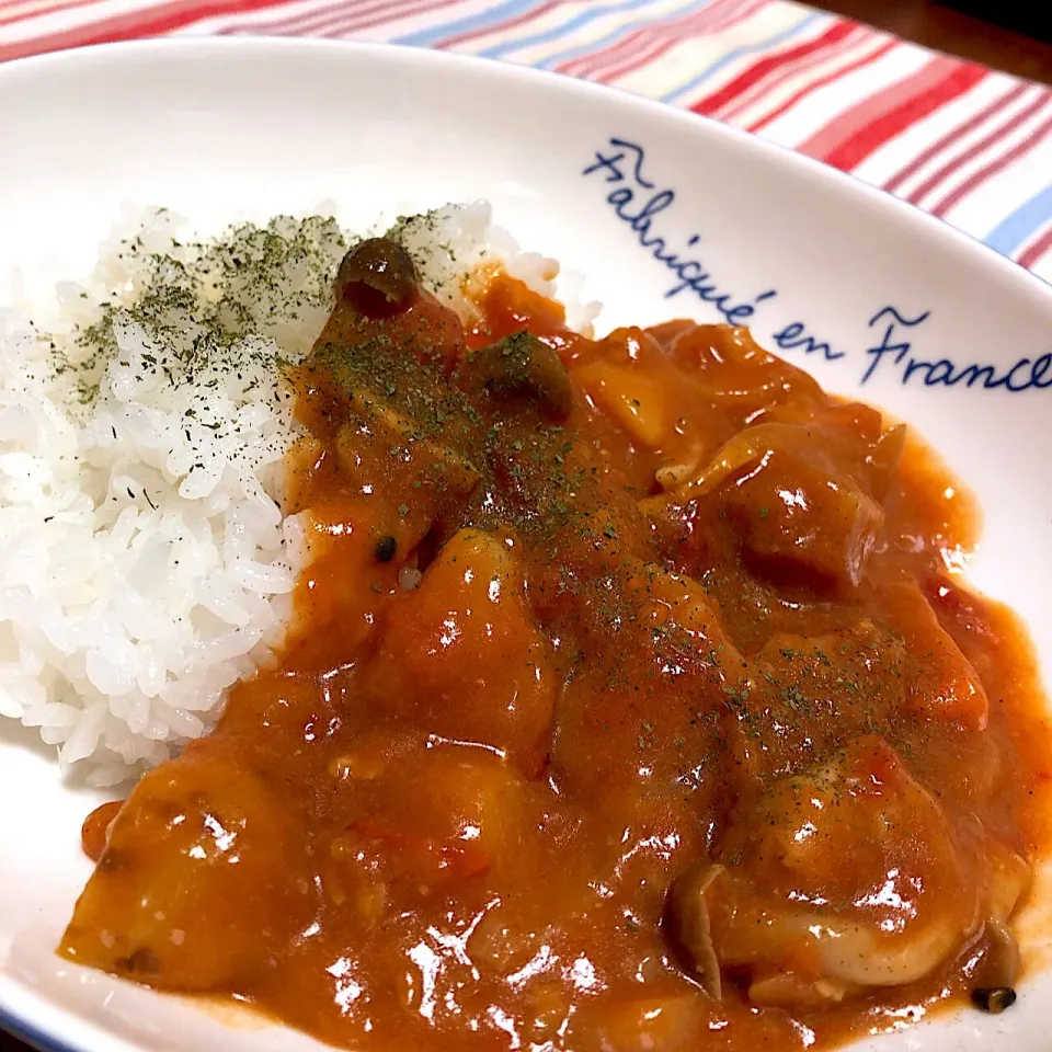 Snapdishの料理写真:トマト缶で🍅旨味たっぷりチキンカレー🍛😋|ららさん