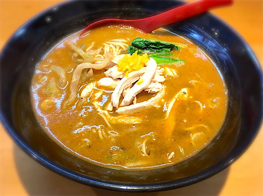 鶏絲担々麺  〜  チースイタンタンメン
蒸し鶏とザーサイが細切りになってトッピングされてます。花椒が効いててTHE中華の面持ち(^o^)/|リフルシャッフルさん