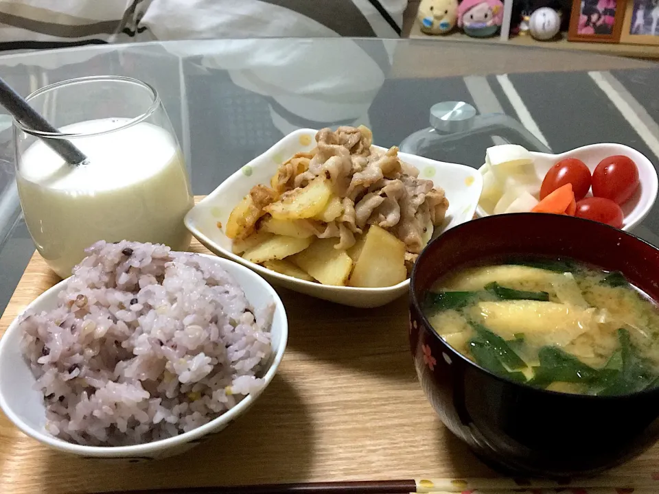 豚肉とじゃがいものバター醤油炒め|よぉ〜さん