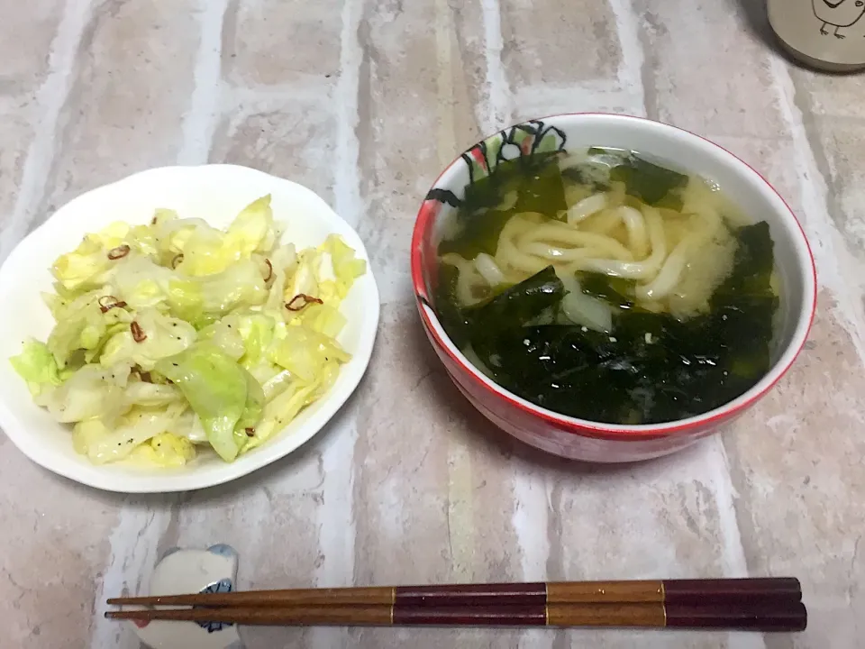 ペペロンチーノ風キャベツと残り物うどん|さとうさん