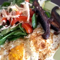 Pasture-raised eggs, portobella mushrooms and spinach tomato salad with endives, truffle oil and vegan Parmesan cheese|georgianaさん