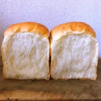 Snapdishの料理写真:中種法で作る山型食パン|みかんさん