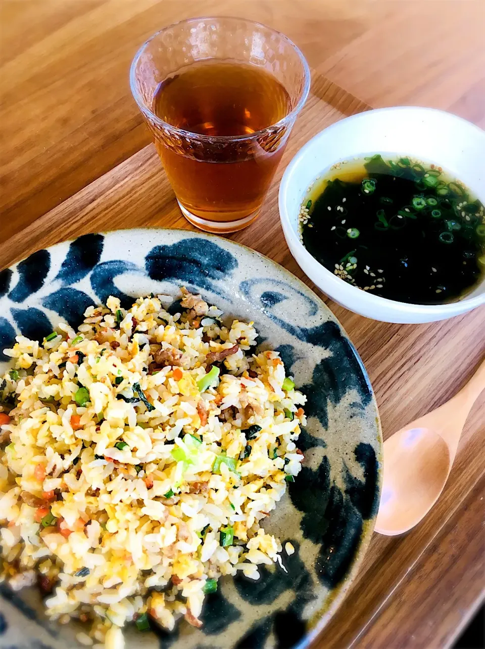 昨日のランチ✨小松菜炒飯とわかめスープ|ミッチ☆ママさん