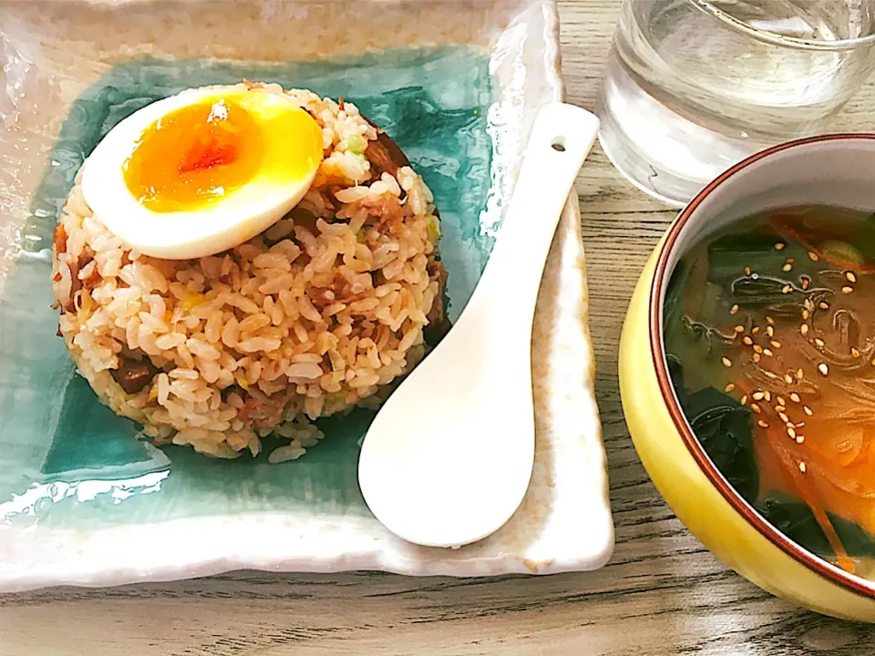 Snapdishの料理写真:昨日の角煮リメイク❣️角煮炒飯❣️|はる꒰(๑´•.̫ • `๑)꒱さん