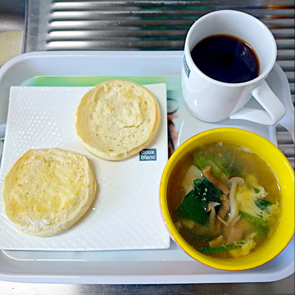 マフィントーストとかき玉スープの朝食|jun(・x・)さん