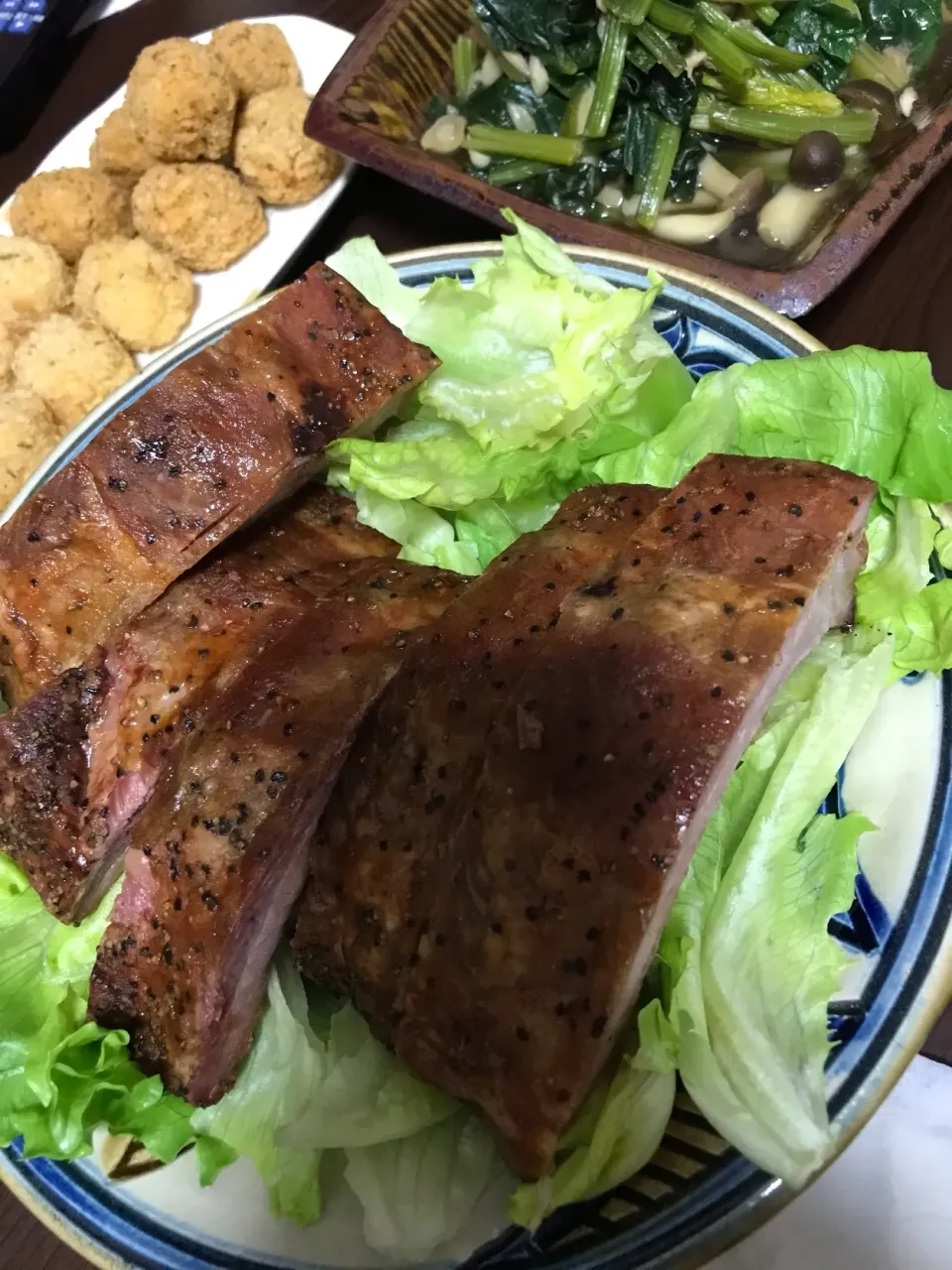 3月17日晩ご飯。バックリブ、ほうれん草のツナ煮、チーズフライ、出すの忘れてたマグロの切り落とし。|あやさん