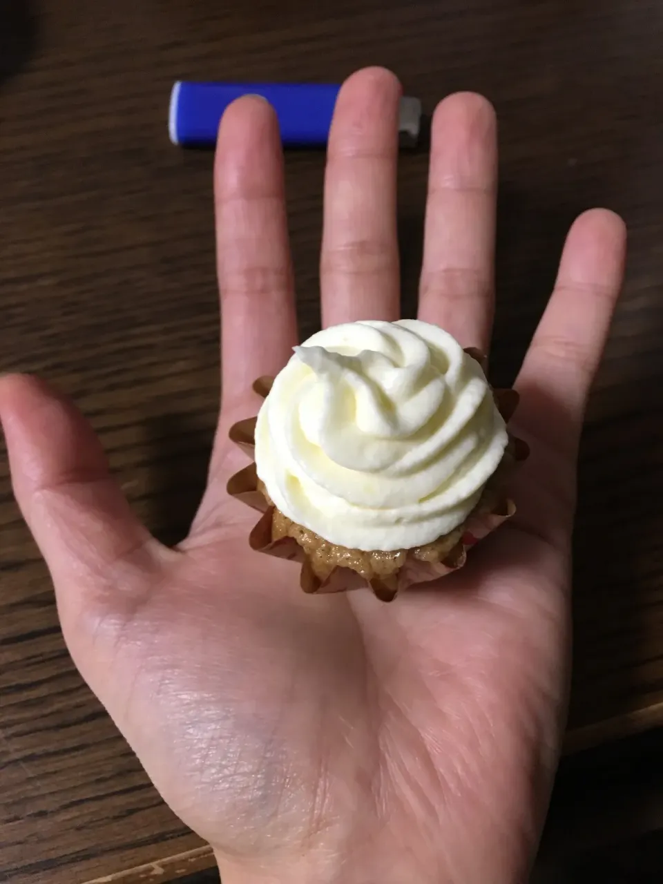 #cupcakes spice cupcakes with cream cheese icing! so good! the cake is super moist :-)|hilockさん